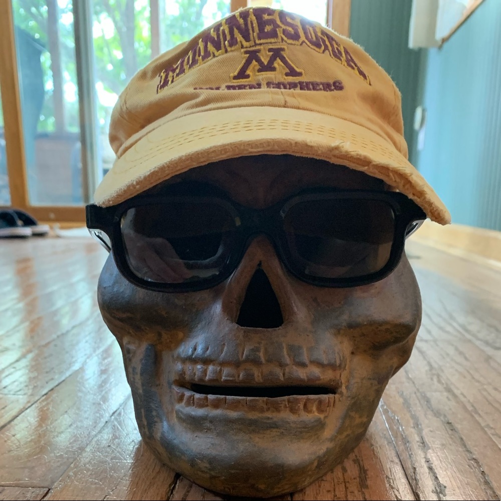 YUPOONG Minnesota Golden Gophers Hat * Good Preowned Condition *